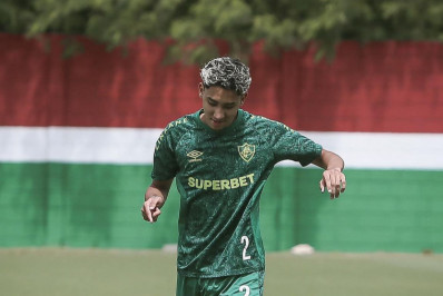 Jornal chama atacante do Fluminense de ‘novo Firmino’ e destaca interesse do Liverpool