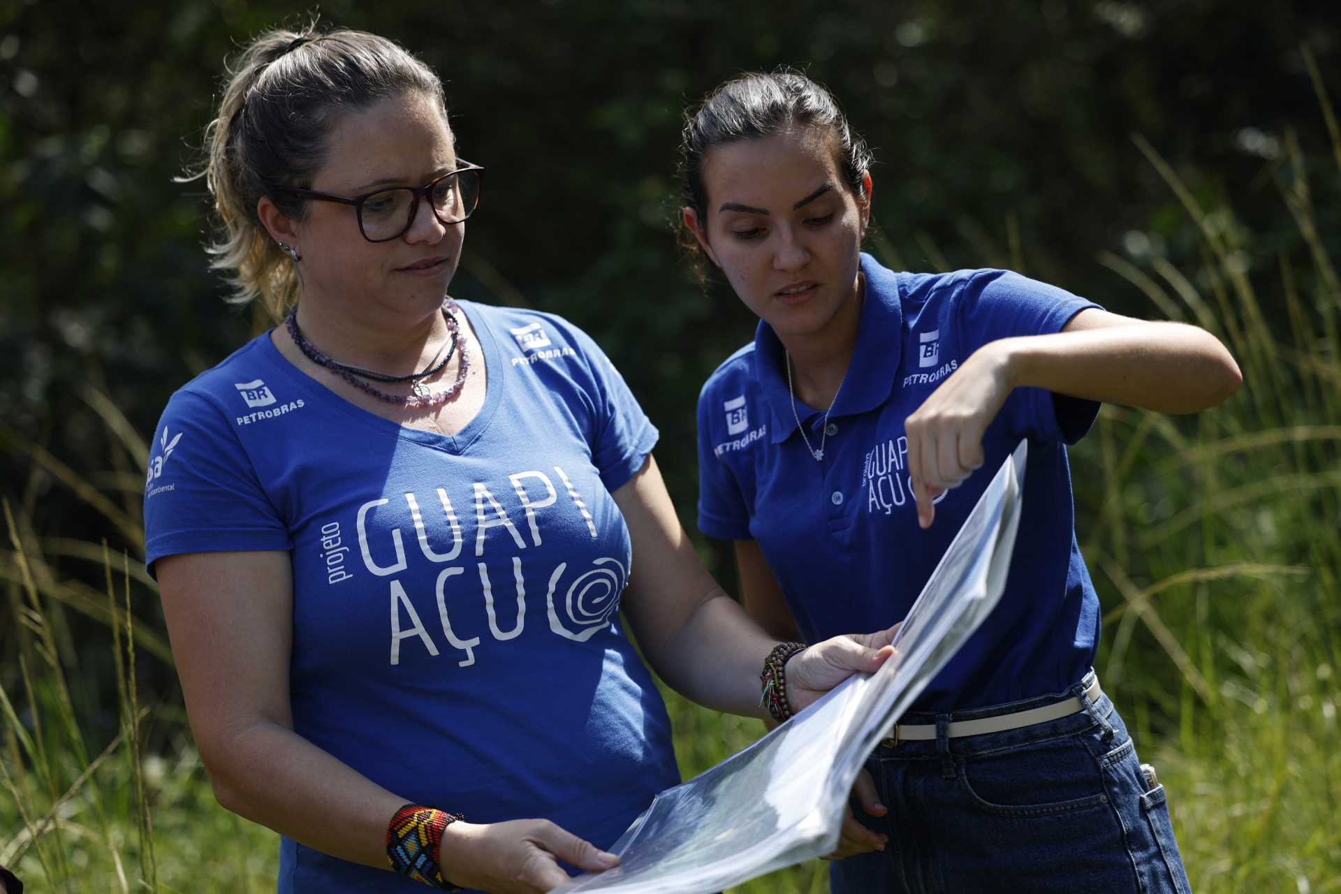 Tatiana Horta, vice-presidente do ASA e coordenadora operacional do Guapiaçu ao lado da comunicadora Vitória Lima - Fernando Frazão/Agência Brasil