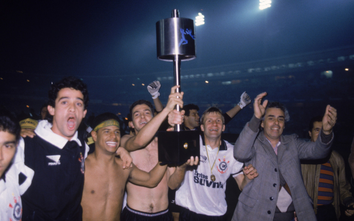 Corinthians conquistou o título da Copa do Brasil de 1995. O Timão venceu o Grêmio por 2 a 1 na decisão do dia 21 de junho