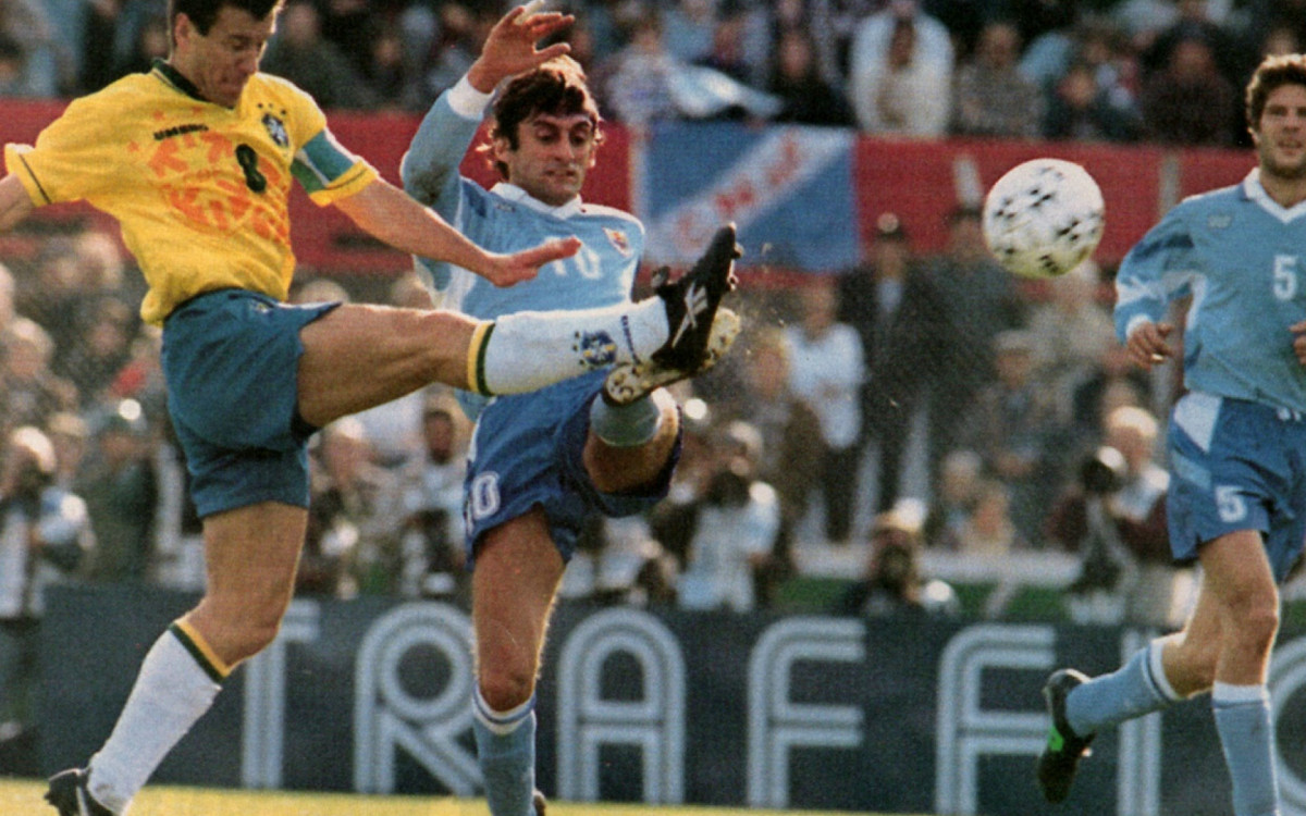 Brasil perdeu para o Uruguai na final da Copa América, no dia 23 de julho de 1995