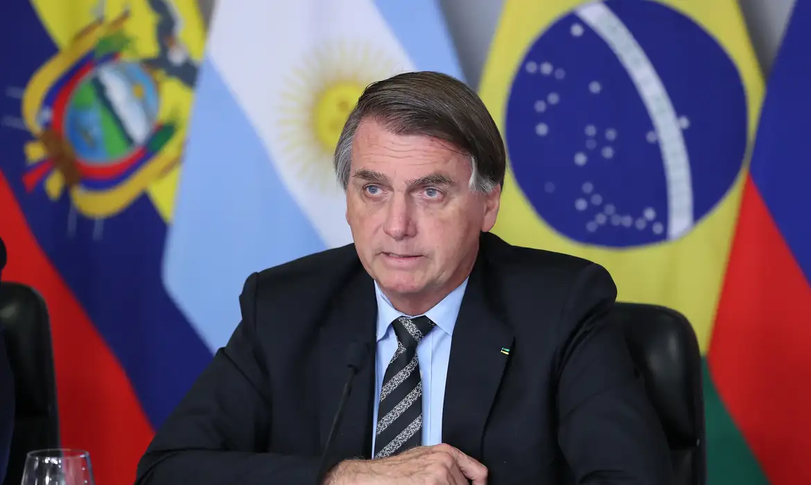 Bolsonaro diz que foi convidado para posse de Trump e pede autorização do STF para ir aos EUA
