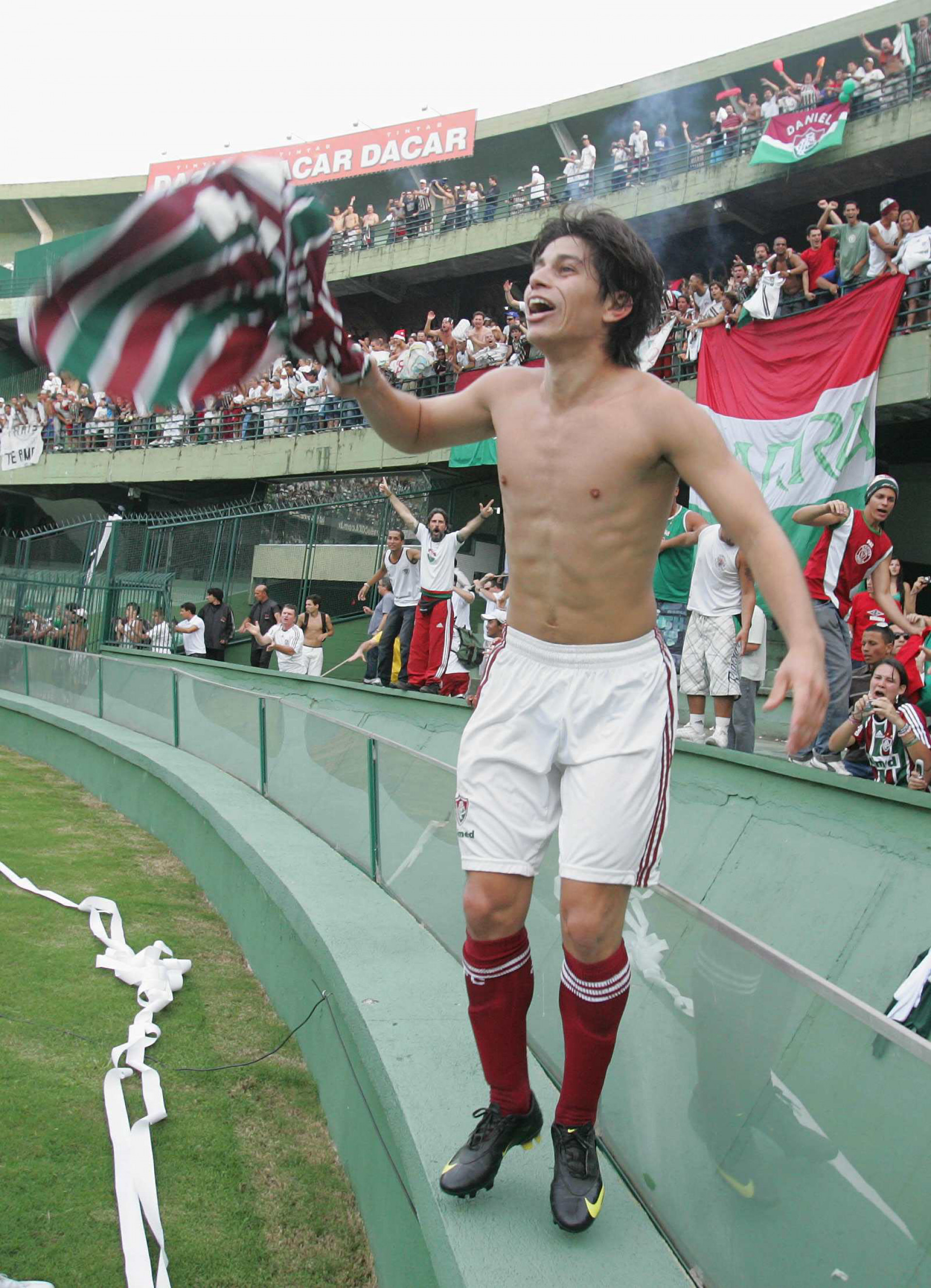 Conca comemorando com a torcida do Fluminense, em 2009 - André Luiz Mello / Arquivo O Dia