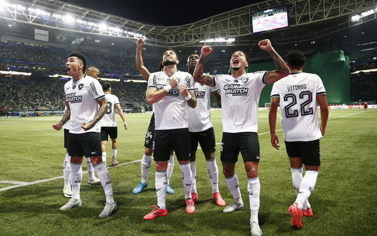 Jogadores do Botafogo comemorando vitória sobre o Palmeiras, no Allianz Parque - Vítor Silva/Botafogo