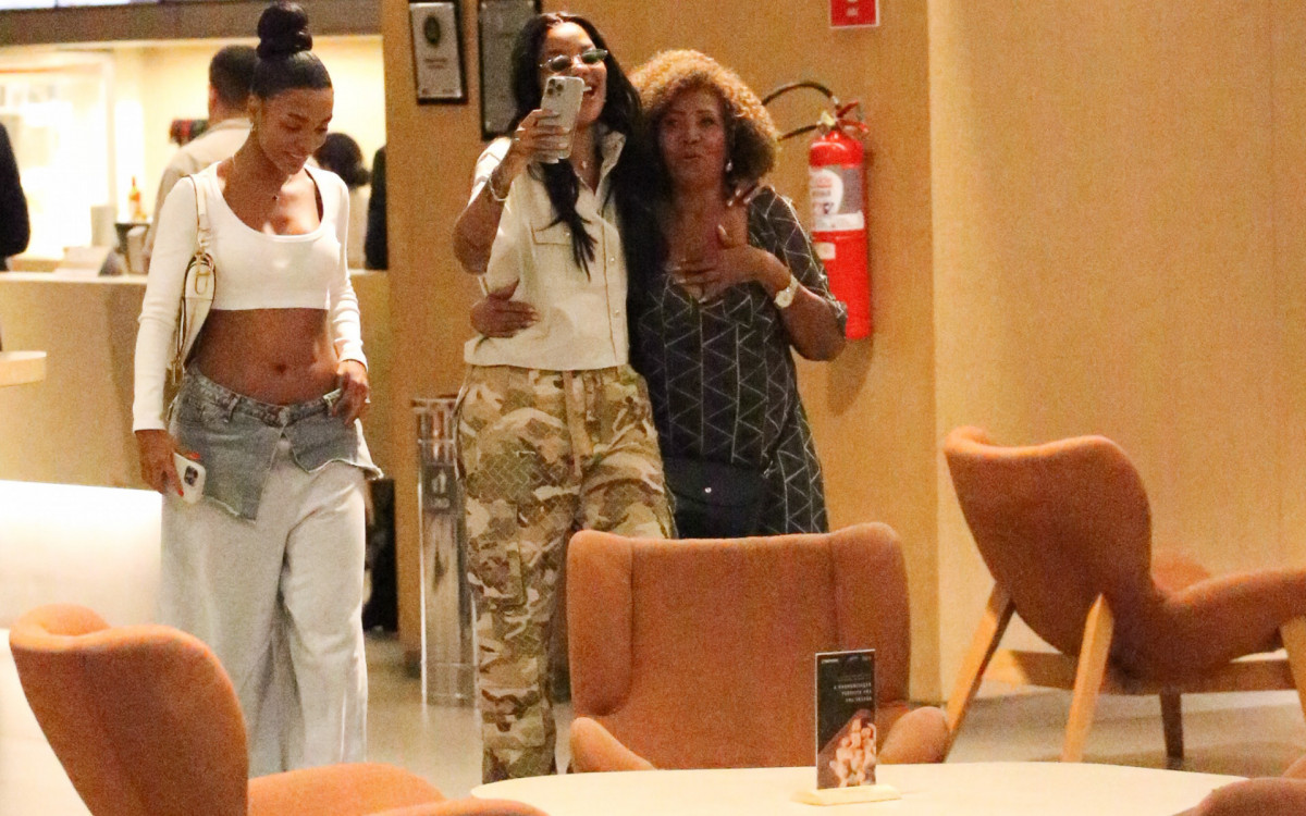 Ludmilla fecha cinema para asssitir 'Moana' com a mulher e familiares - Edson Douglas/Ag.news