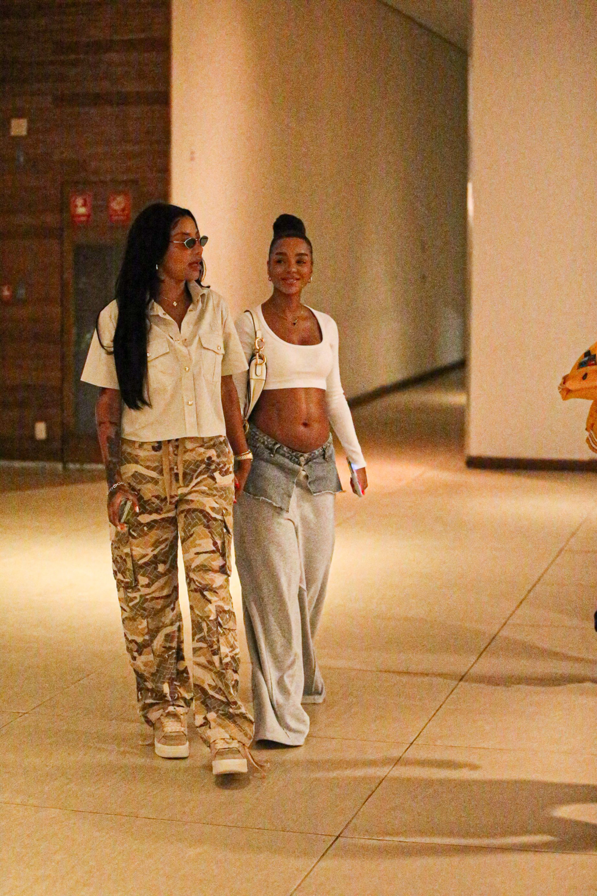 Ludmilla vai ao cinema com Brunna Gonçalves - Edson Douglas/Ag.news