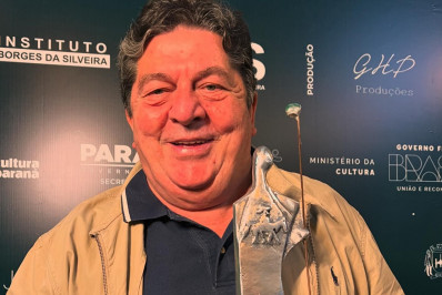 Stepan Nercessian vive empresário de Elvis Presley em musical e explica sumiço das novelas