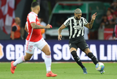 Alexander Barboza destaca nova vitória do Botafogo em 'jogo grande': 'Gostamos disso'