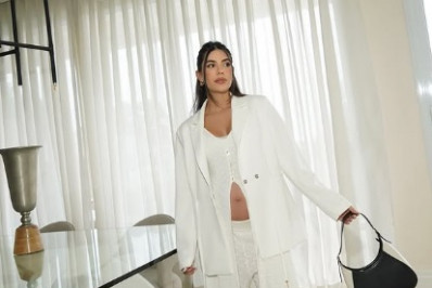 Grávida, Jade Magalhães exibe a barriga em look de tricô