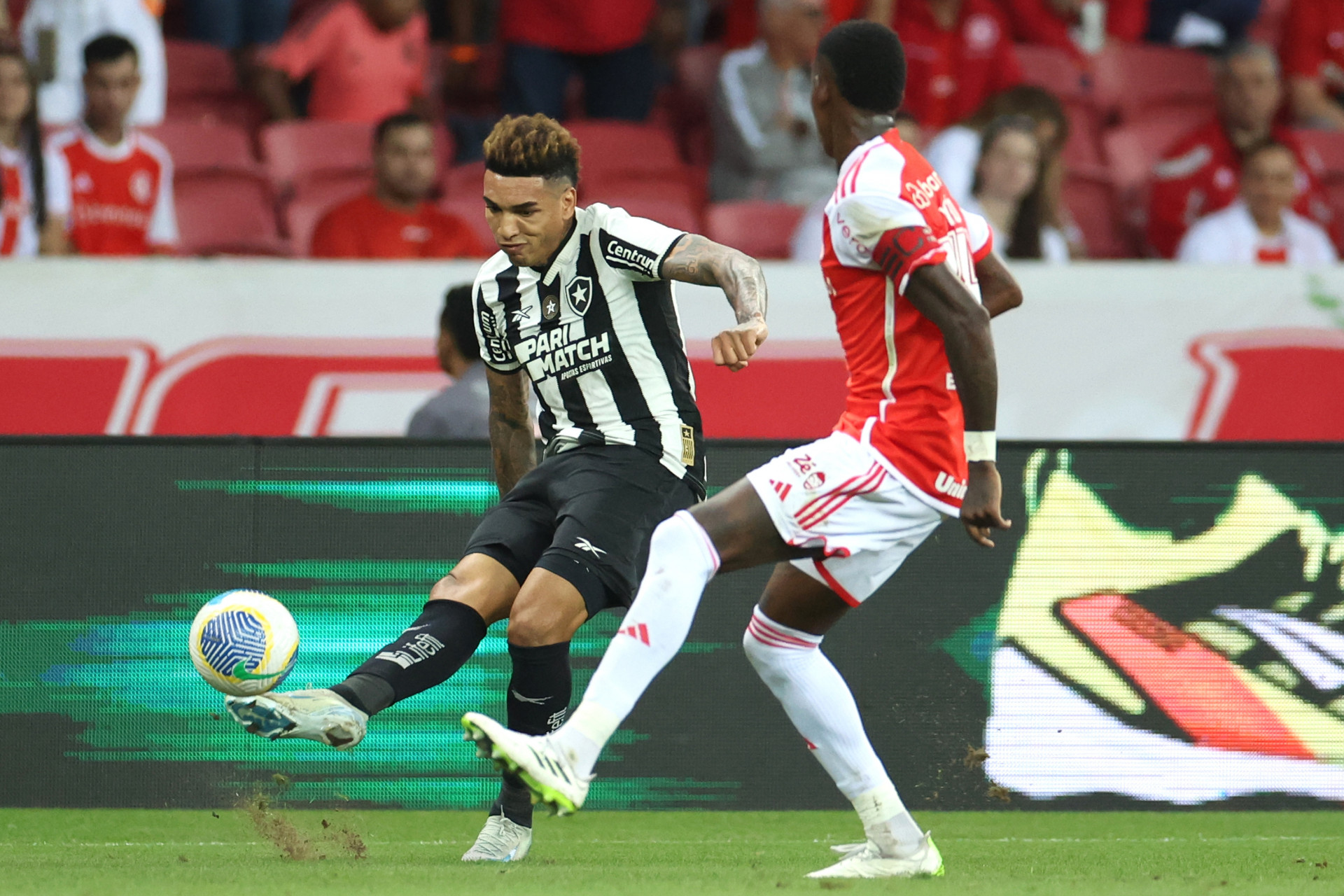 Botafogo e Inter se enfrentaram no Beira-Rio - Vitor Silva / Botafogo