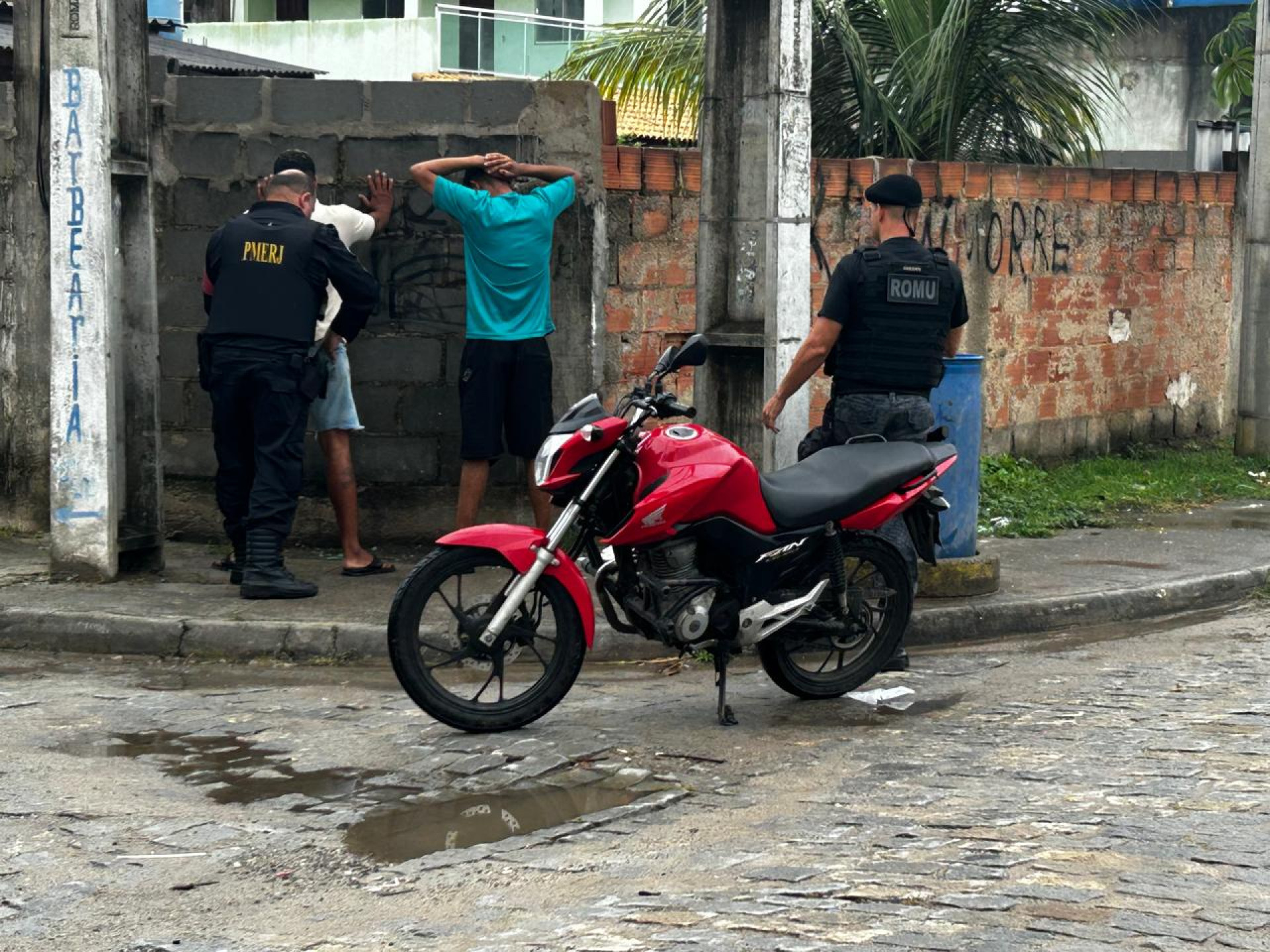 Agentes em opera&ccedil;&atilde;o no Loteamento S&atilde;o Jo&atilde;o, fortalecendo a seguran&ccedil;a em Barra de S&atilde;o Jo&atilde;o - Foto: Divulga&ccedil;&atilde;o