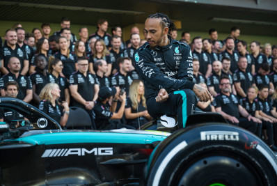 A caminho da Ferrari, Hamilton vê 'ano difícil' em despedida da Mercedes