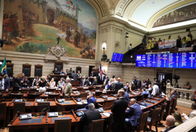 Câmara analisa emendas de projeto que altera estatuto dos servidores