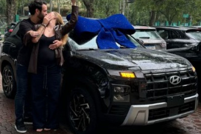 Grávida, Duda Reis é presenteada com carrão pelo marido