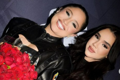 Mari Fernandez ganha buquê de flores de Júlia Ribeiro: 'Te amo'