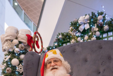 Natal no Caxias Shopping tem pista de patinação no gelo, trono pet e mais