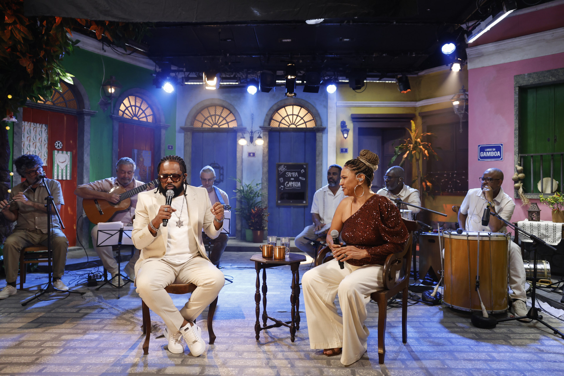  Teresa Cristina grava com o cantor Xande de Pilares - Fernando Fraz&atilde;o/Ag&ecirc;ncia Brasil