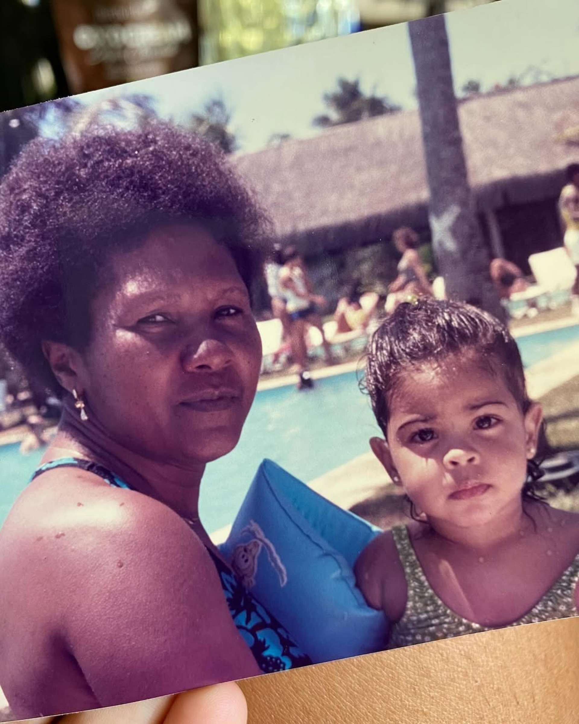 Bela Gil emociona ao homenagear babá, Detinha - Reprodução / Instagram