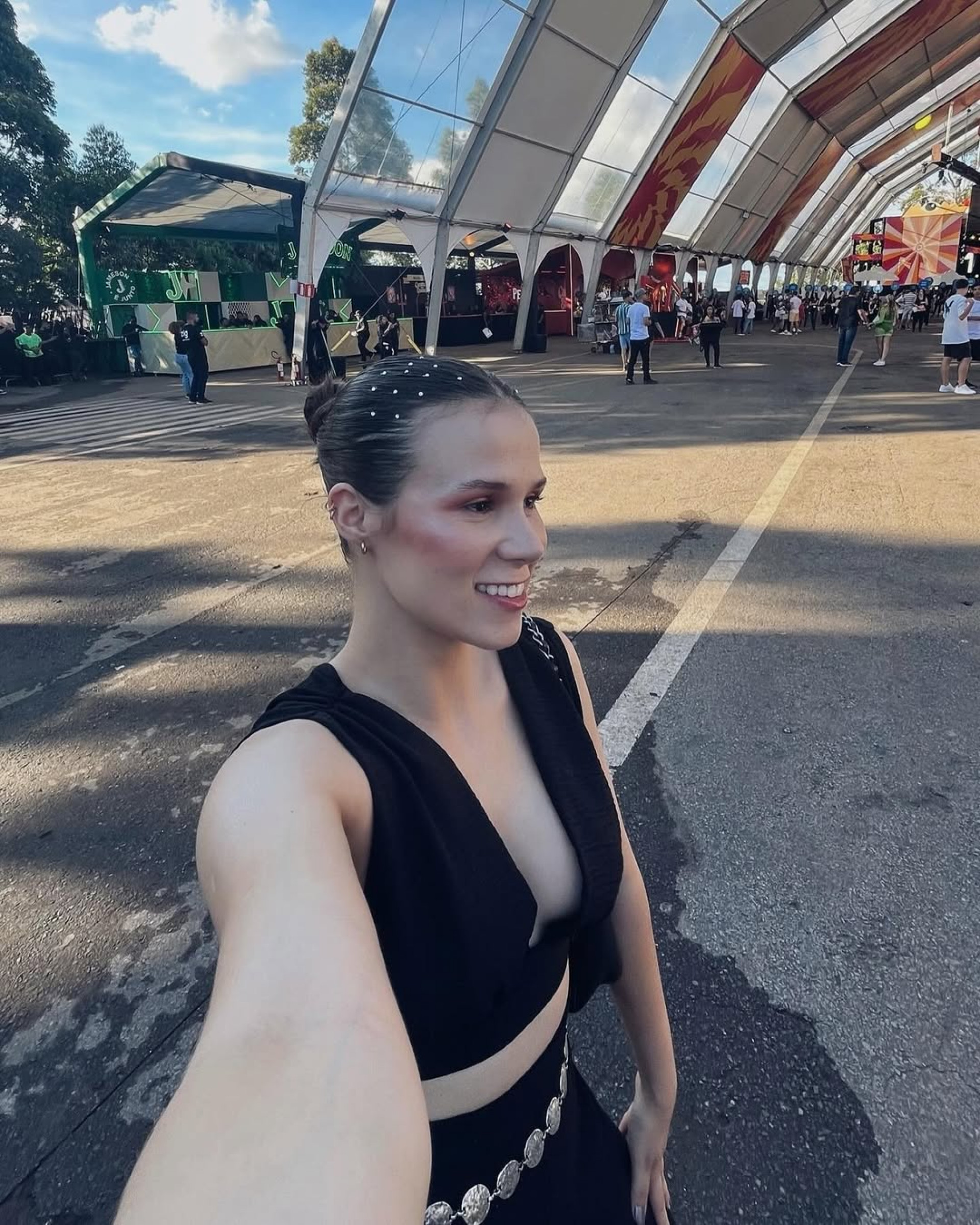 Jeniffer Castro ganhou milhares de seguidores depois de polêmica sobre lugar de avião - Reprodução / Instagram