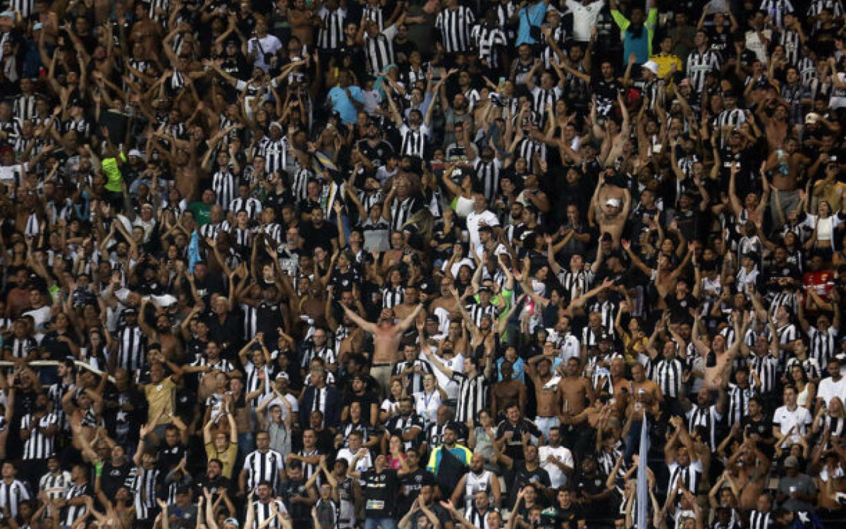 Ingressos esgotados! Botafogo terá casa cheia contra o São Paulo