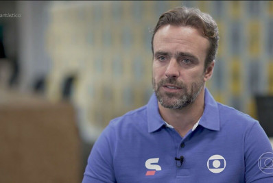 Comentarista da Globo é chamado de 'leva e traz' por ex-Fluminense: 'Não dava nem bom dia'