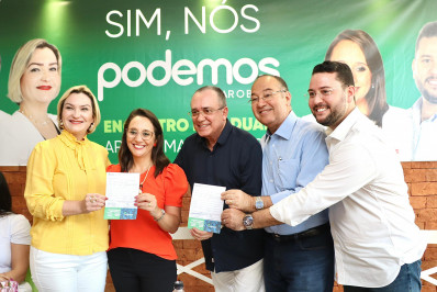 Presidente nacional do Podemos lança nome da prefeita de Araruama, Lívia de Chiquinho, ao governo do estado em 2026