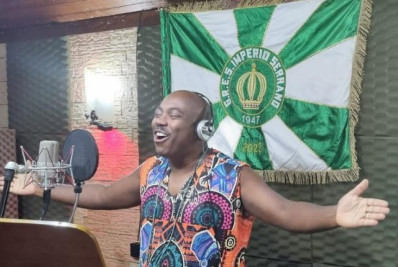 Com participação de Xande, Império Serrano faz homenagem a Beto Sem Braço em gravação