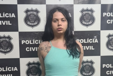 Travesti é presa por extorquir mulher casada para não divulgar vídeos íntimos