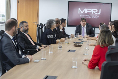 Famílias de Marielle Franco e Anderson Gomes se reúnem com representantes do MPRJ