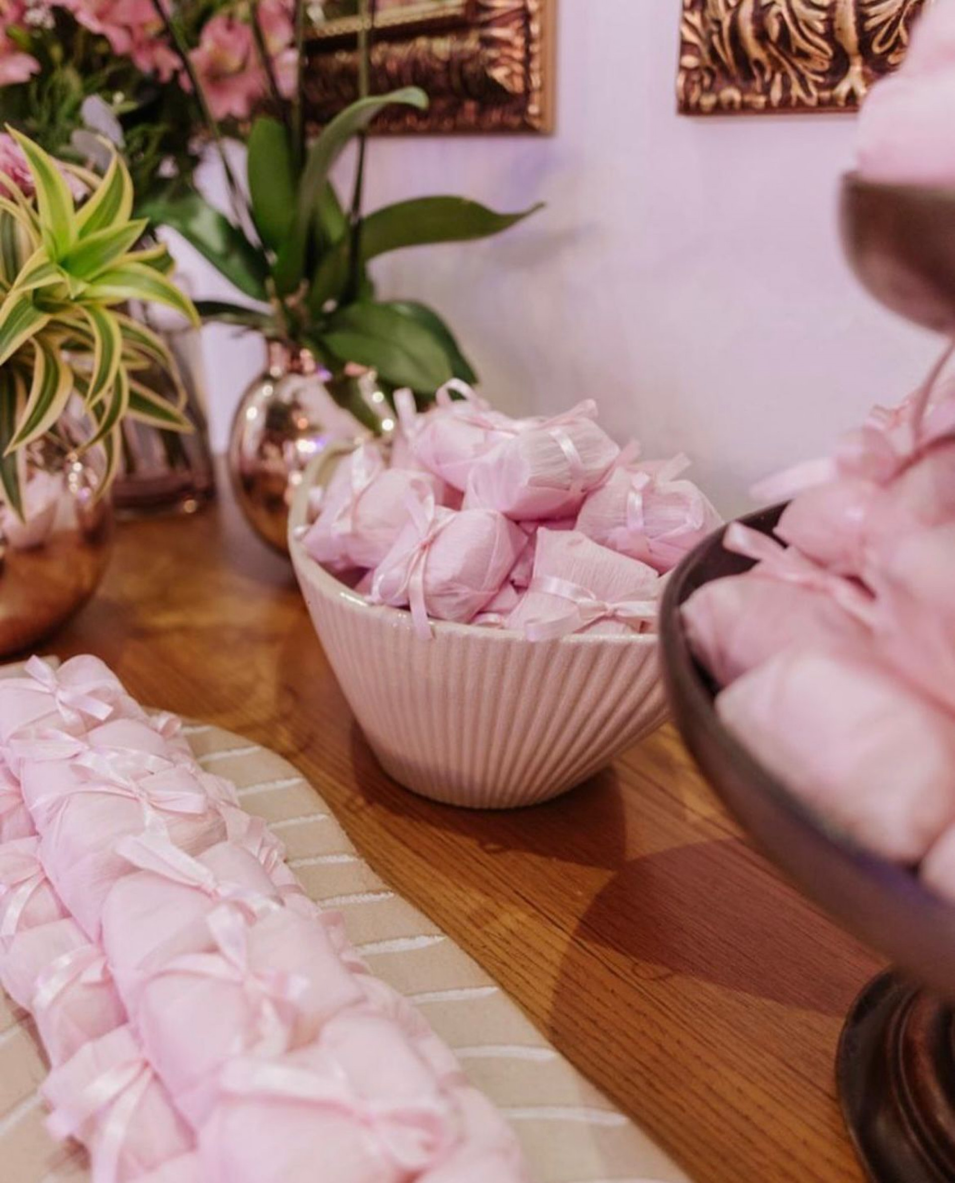 Empresa divulgava fotos dos doces decorando mesas de festas