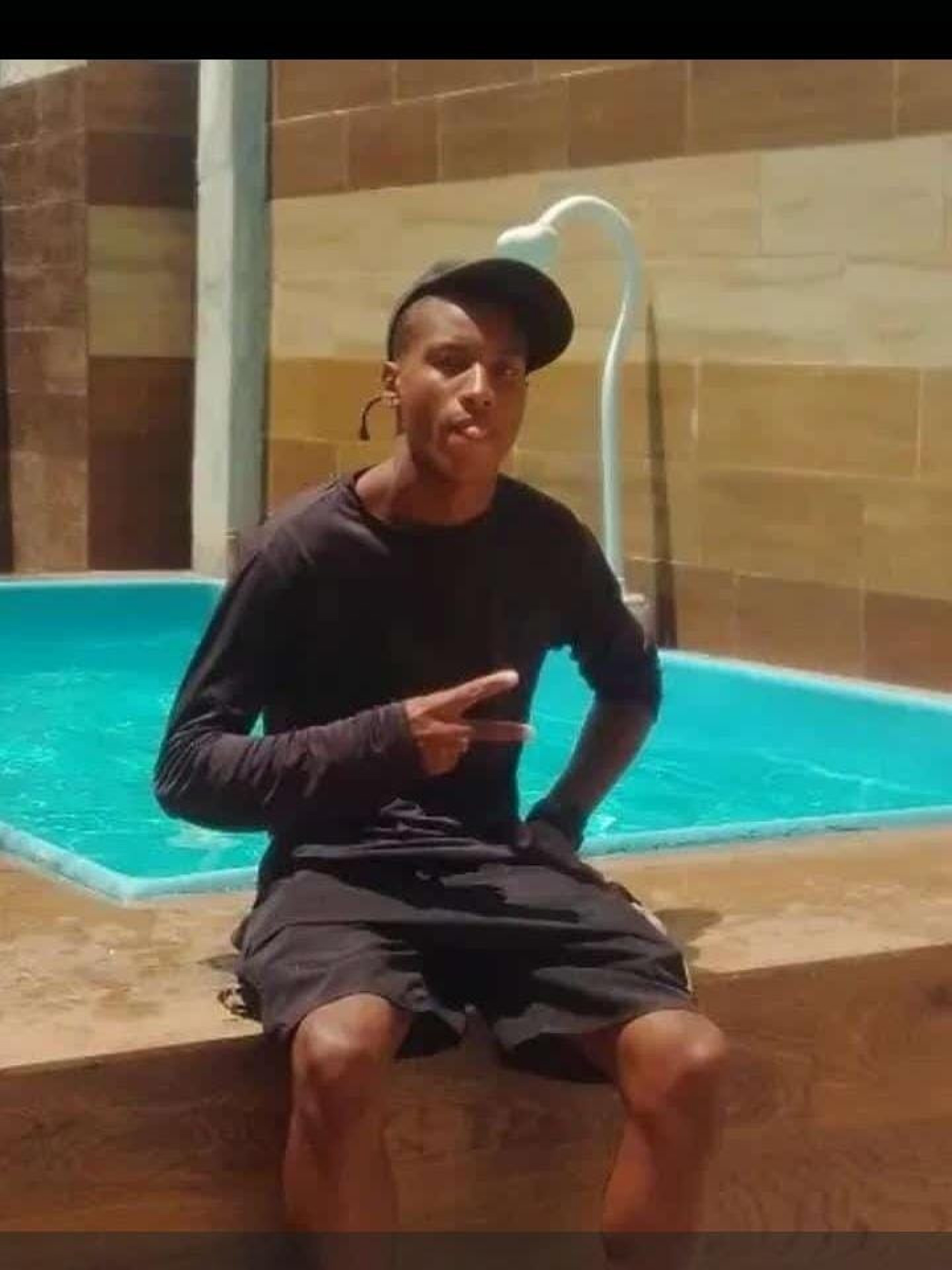 Família acredita que Adrian Pedro Araújo, de 19 anos, saiu do Rio para encontrar namorada no Espírito Santo