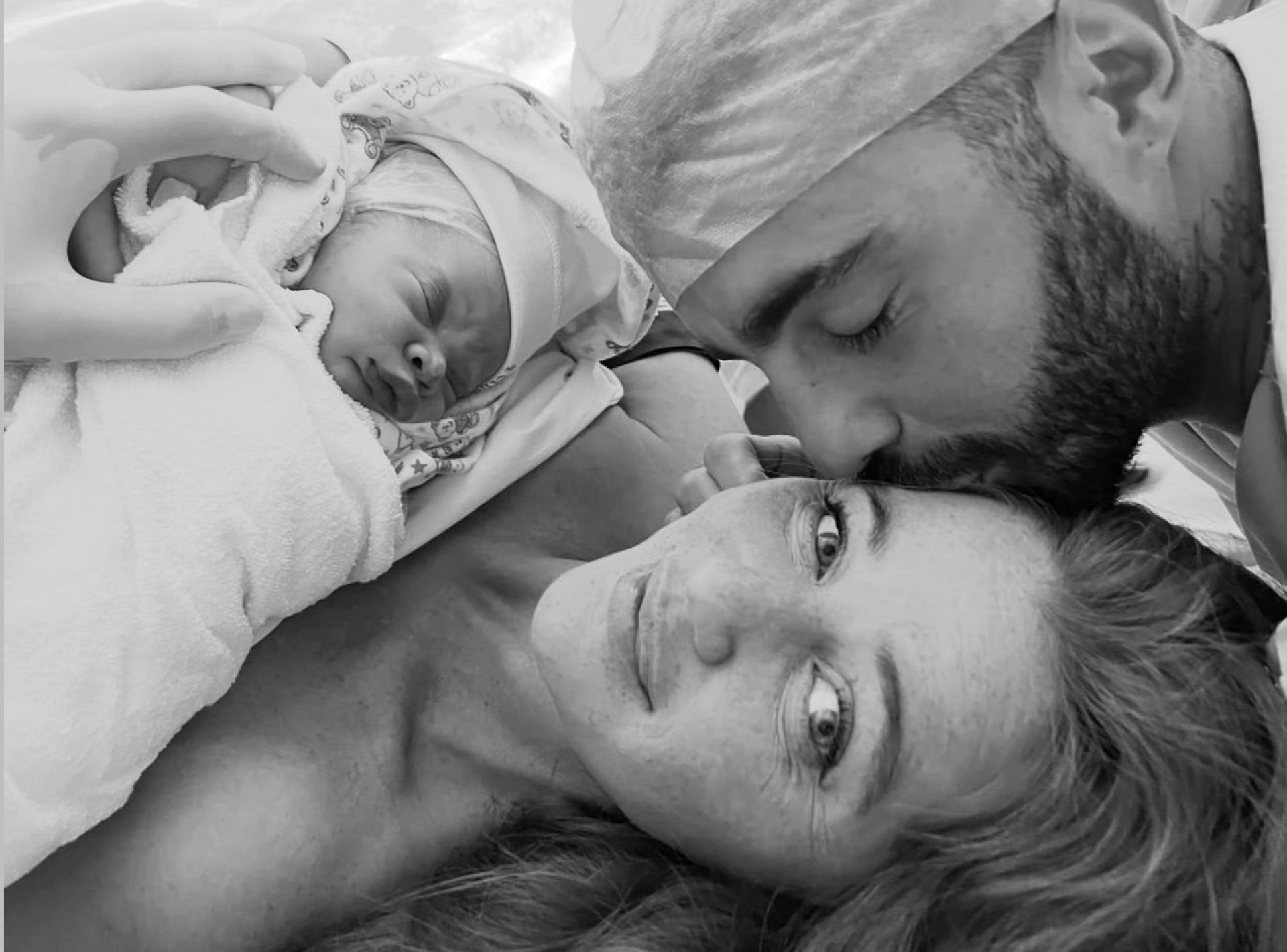 Pedro Scooby, Cintia Dicker e a filha - Reprodução Instagram