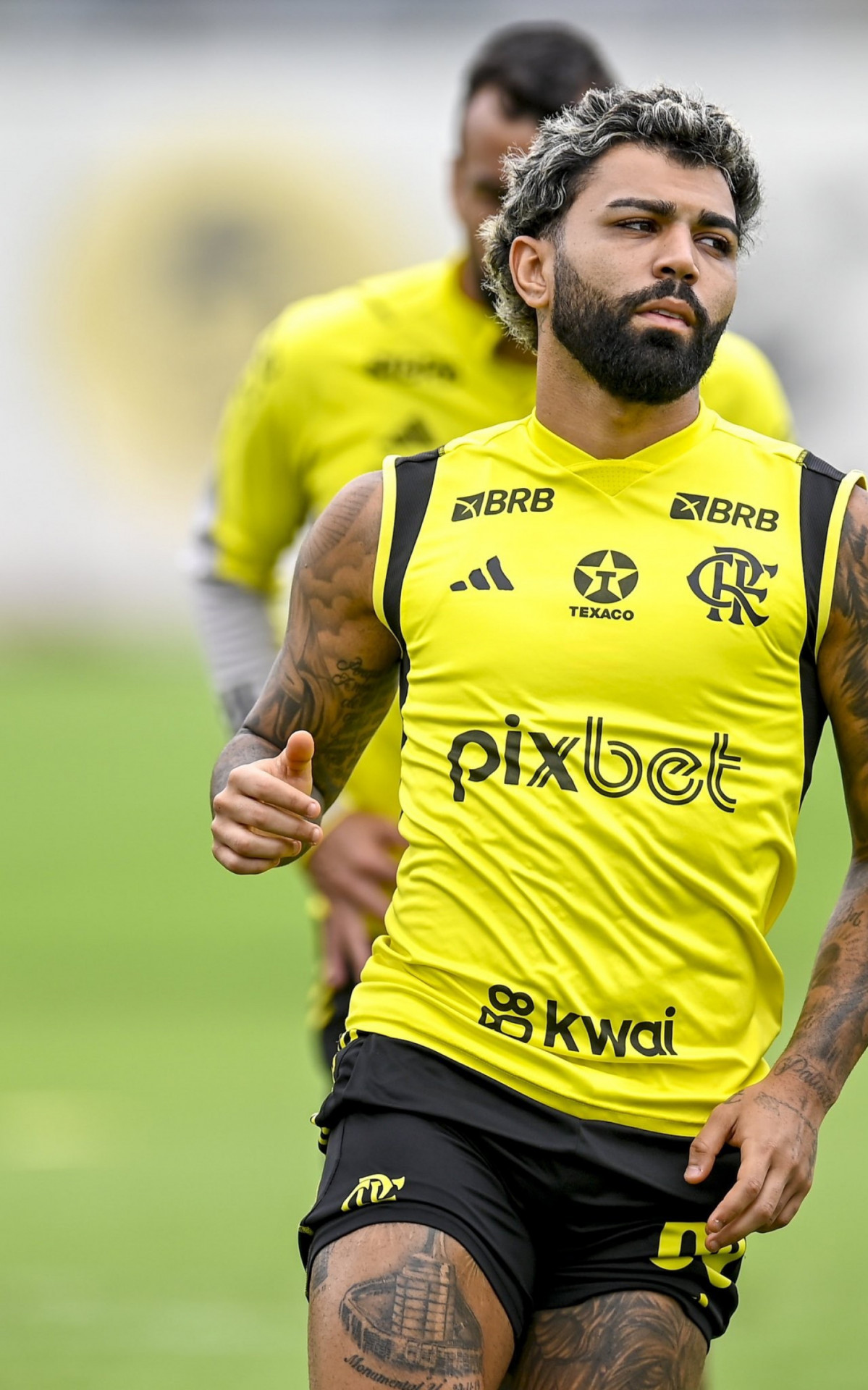 Reserva com Tite, Gabigol levou bronca do técnico no vestiário, na frente de todos, pelo comportamento em uma cobrança de pênalti que o atacante que entrar para bater mas viu de fora Pedro cobrar e perder no 4 a 0 sobre o Boavista, pelo Carioca de 2024