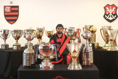 Gols em finais, títulos... Gabigol se despede do Flamengo como um dos maiores ídolos