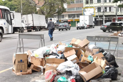 Paralisação da coleta de lixo afeta bairros e distritos de Barra do Piraí