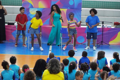 Cartilha e peça teatral na luta contra o racismo em São Gonçalo