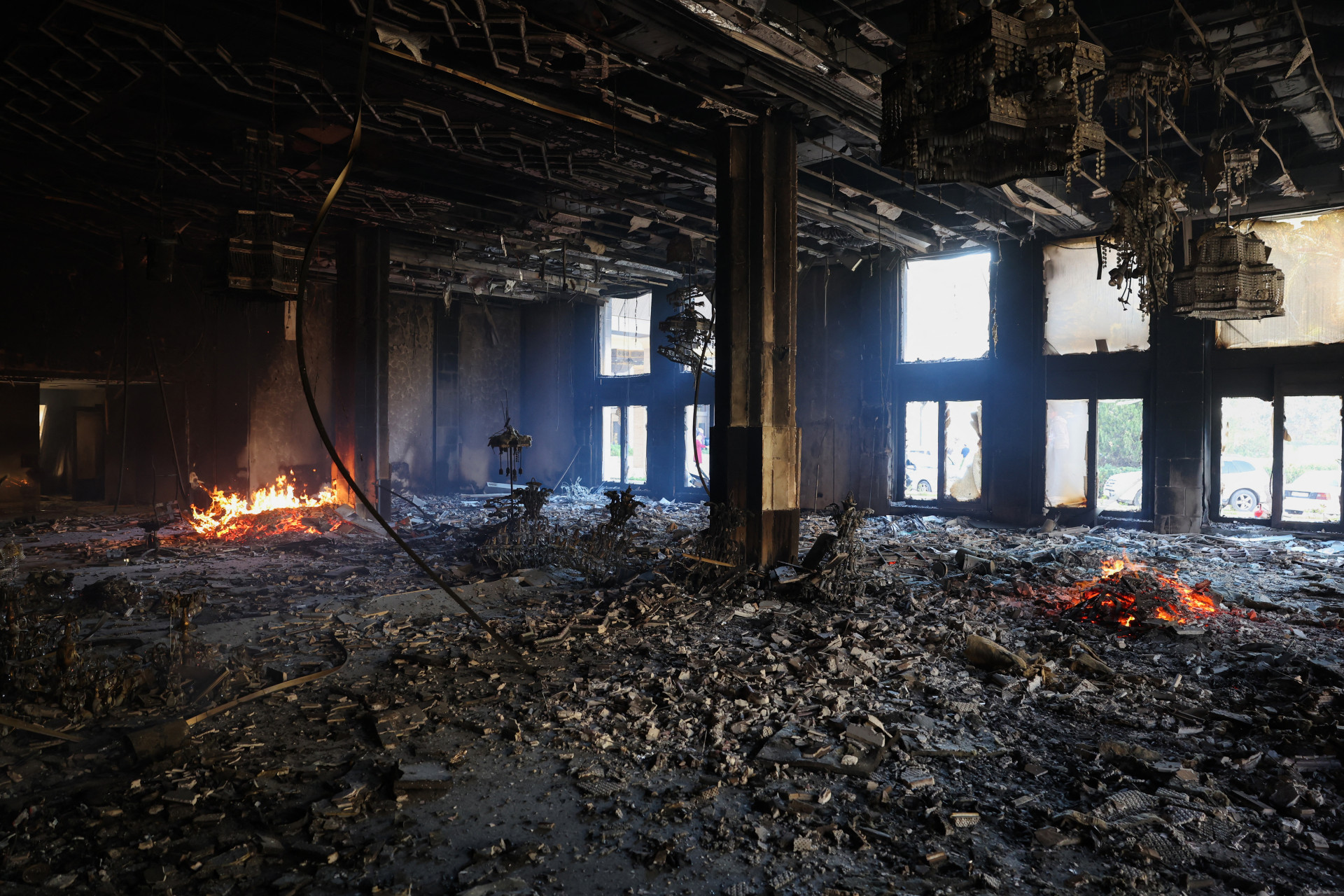 Incêndio queima sala do palácio presidencial de Bashar al-Assad - AFP