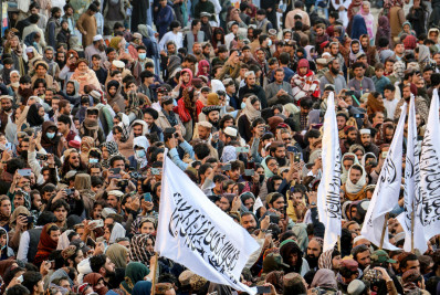 Ofensiva de rebeldes na Síria deixa ao menos 910 mortos, diz ONG