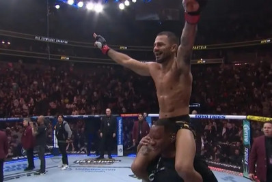 Pantoja finaliza japonês e mantém cinturão peso-mosca do UFC; Gracie leva nocaute