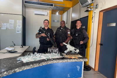 Submetralhadora e entorpecentes são apreendidos em operação em Quissamã