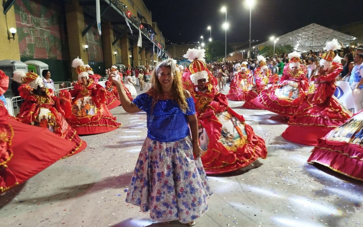 O canto da escola comandado pelos intérpretes Daniel Silva e Thiago Brito, foi acompanhado pelos ritmistas do mestre Washington Paz