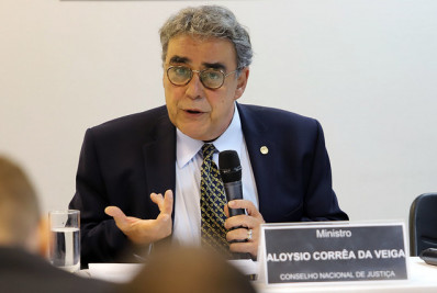 Justiça reconheceu vínculo entre motoristas e app em 2% dos casos, diz presidente do TST