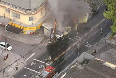 Tentativa de assalto termina em perseguição e acidente na Zona Oeste