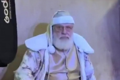 Papai Noel fica sem a cor vermelha em shopping de Florianópolis por supostas razões políticas