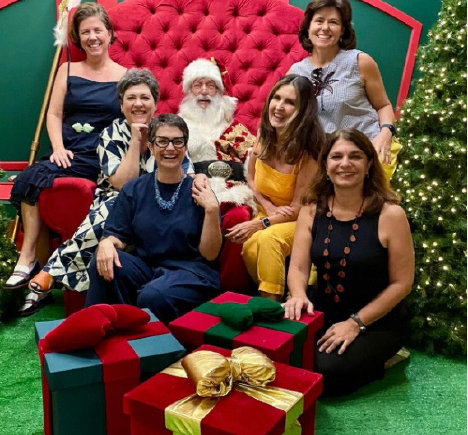 Fátima Bernardes reuniu amigas em encontro natalino  - Reprodução/Instagram