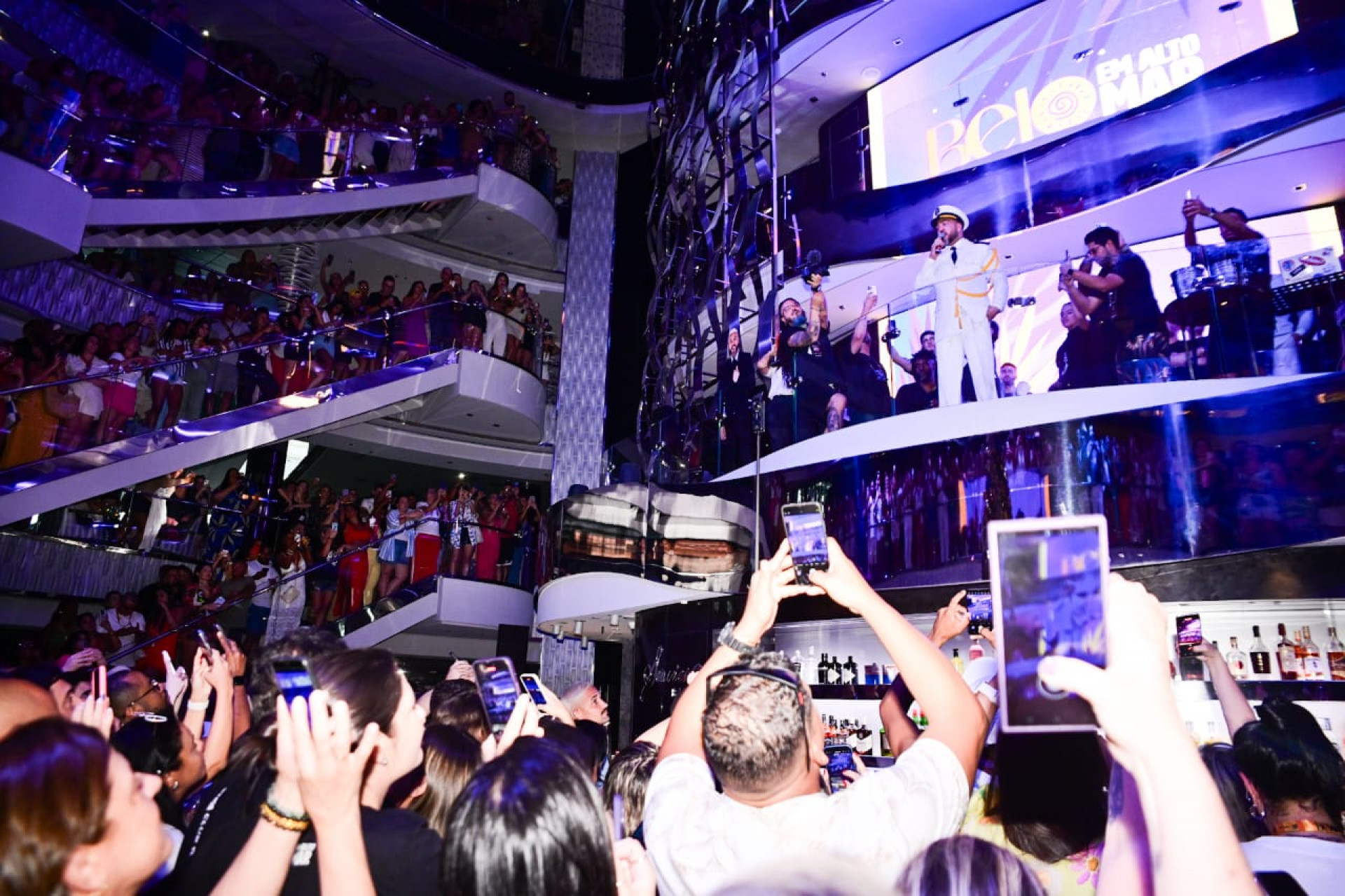 Belo embarca para seu cruzeiro temático - Leo Franco / AgNews