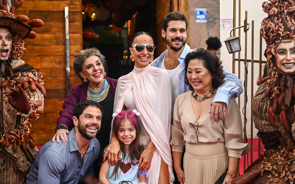 Sabrina Sato, Nicolas Prattes, Zoe, Kika Sato, Duda Nagle e Leda Nagle - Marcelo Sá Barretto/Ag.News