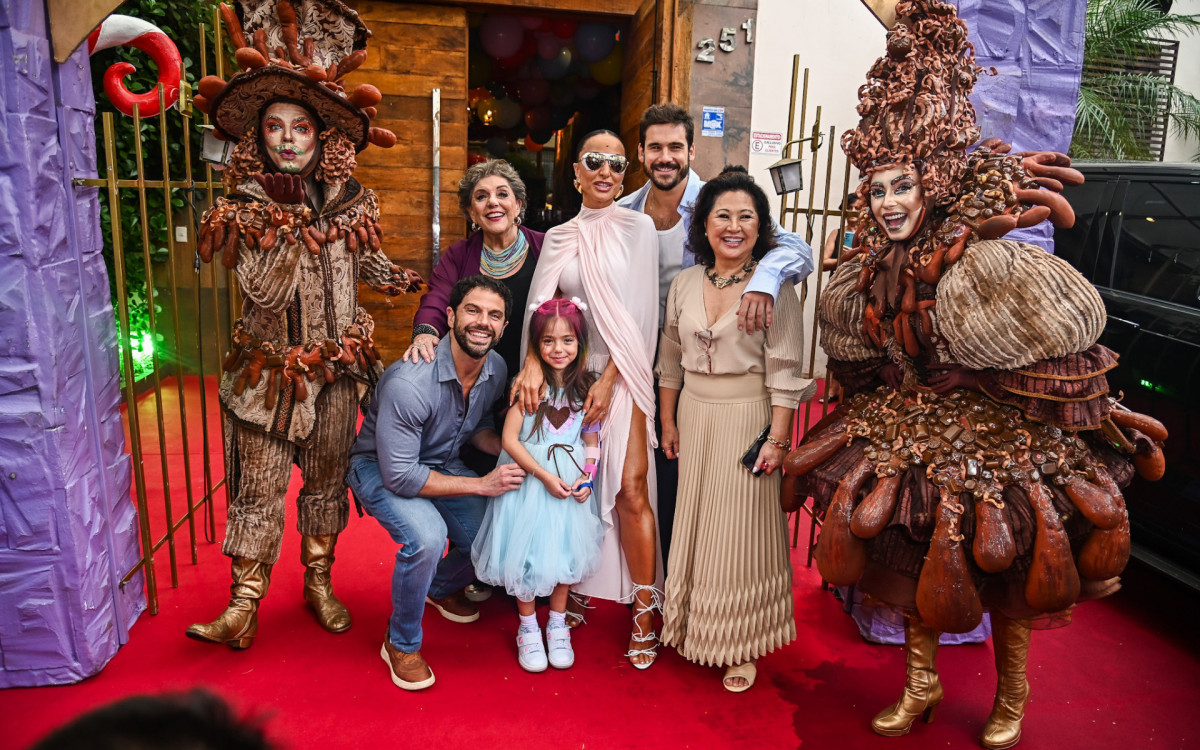 Sabrina Sato, Nicolas Prattes, Zoe, Kika Sato, Duda Nagle e Leda Nagle - Marcelo Sá Barretto/Ag.News