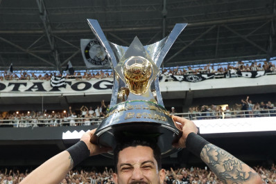 De volta a Doha, Alex Telles celebra nova chance de título mundial: 'Sensação maravilhosa'