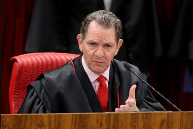 Ministro do STJ diz que já foi eleito 'o mais bonito' do tribunal durante julgamento