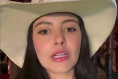 Detonada nas redes, musa do Império Serrano se manifesta sobre gafe: 'Todo mundo me atacando'